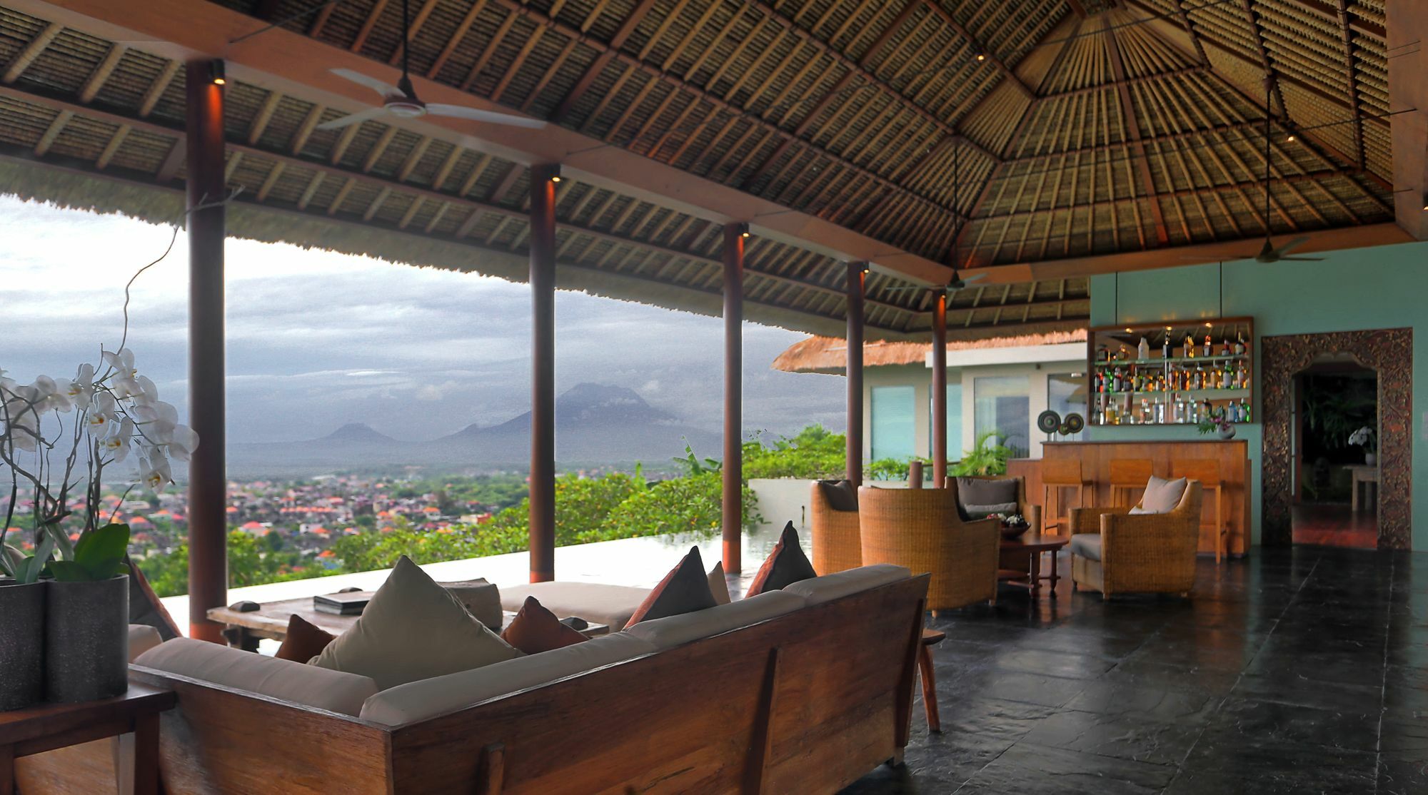 The Longhouse, Jimbaran - Bali Hotel Екстериор снимка