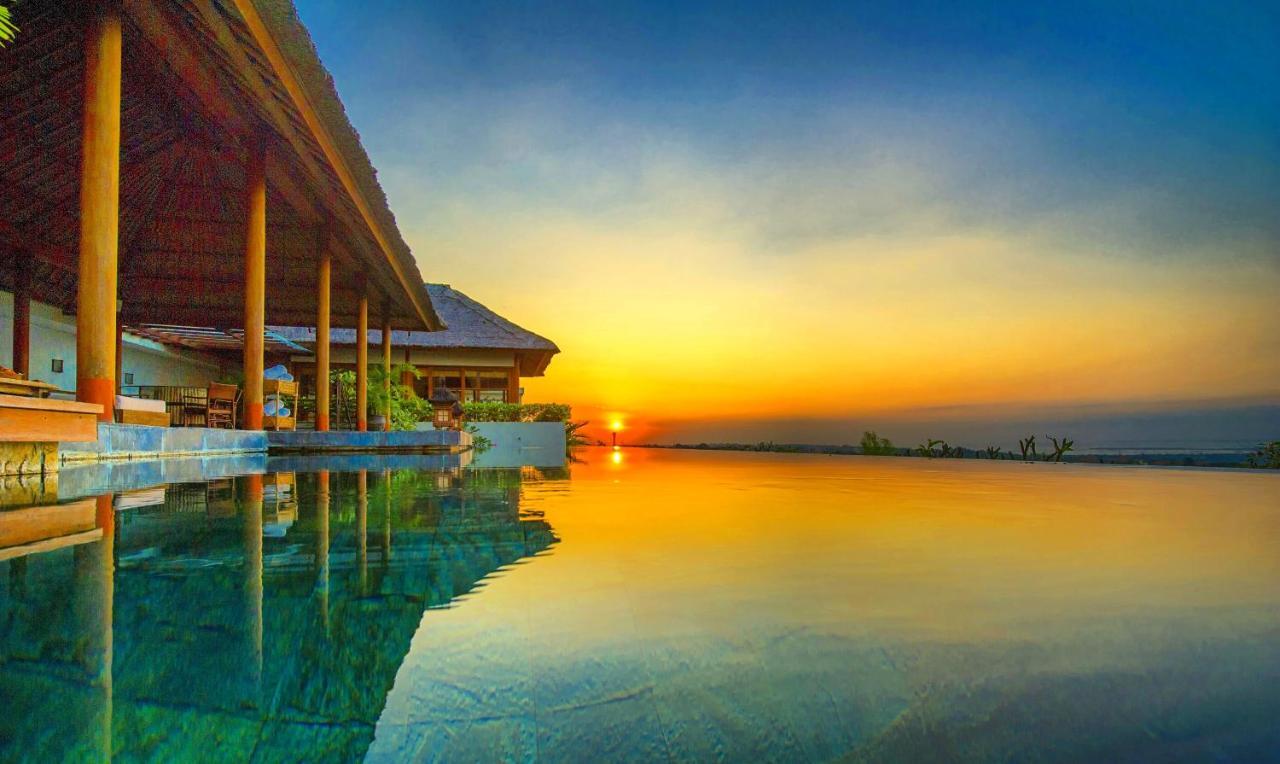 The Longhouse, Jimbaran - Bali Hotel Екстериор снимка